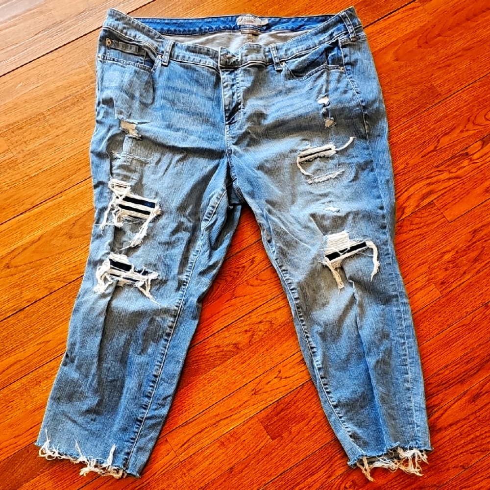 Torrid Crop Boyfriend Size 22